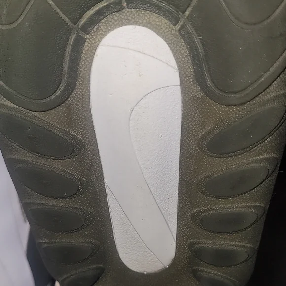 Nike Sneakers with Blue and Black Details - Picture 7 of 8